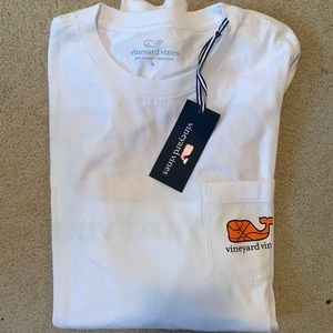 Mens long sleeved Vineyard Vines T-shirt New with tags